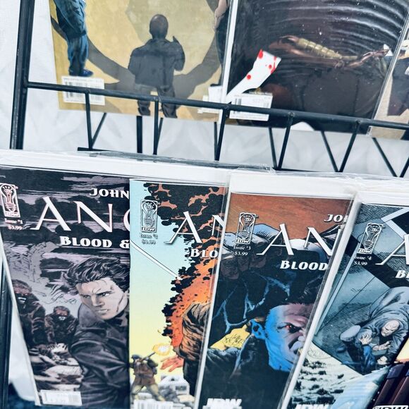 IDW Angel Lot Blood Trenches 1-4, Masks 1, Smile Time 1-3, Hole In The World 1-5 - Picture 8 of 9